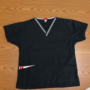 Black Dickies V-Neck Scrub Top with Pockets - Women's Medium